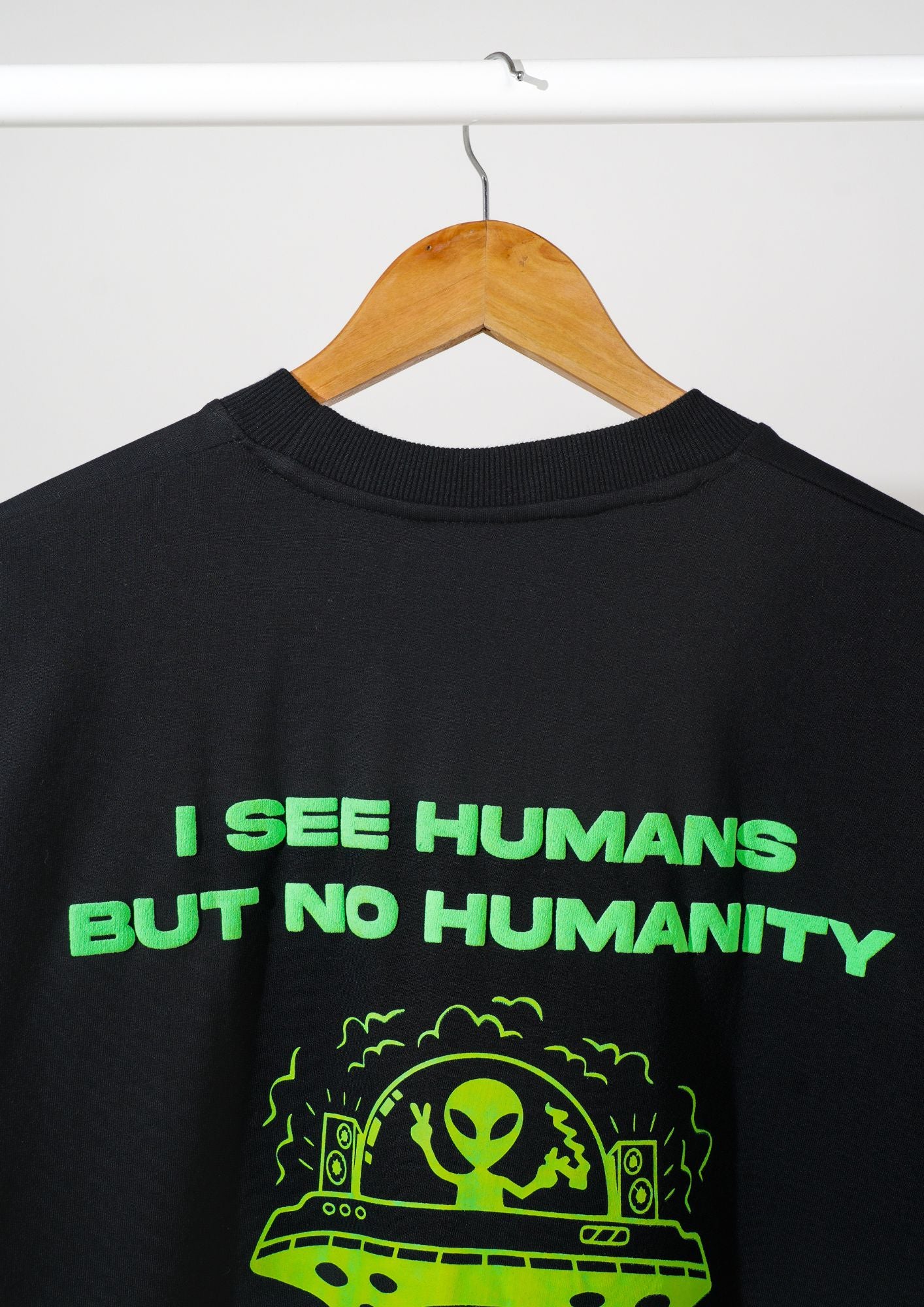 Black-Alien T-Shirt - 260 GSM