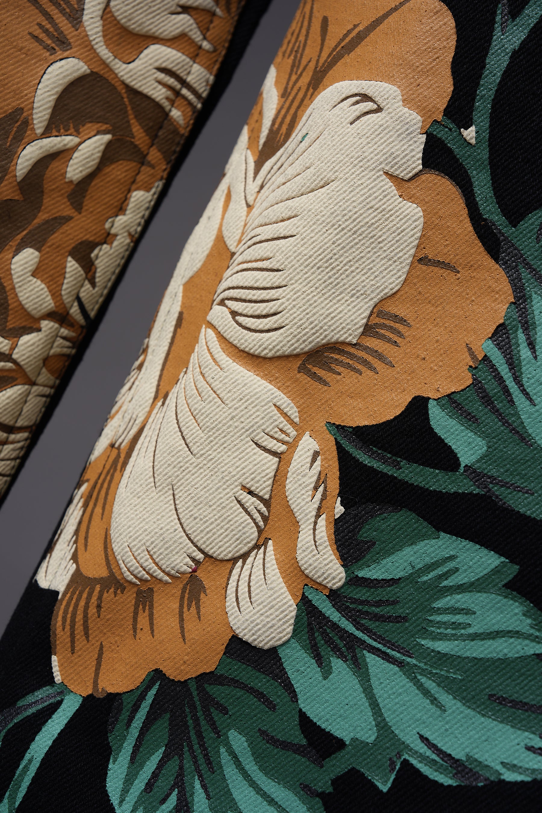THE DARK PETALS DENIM